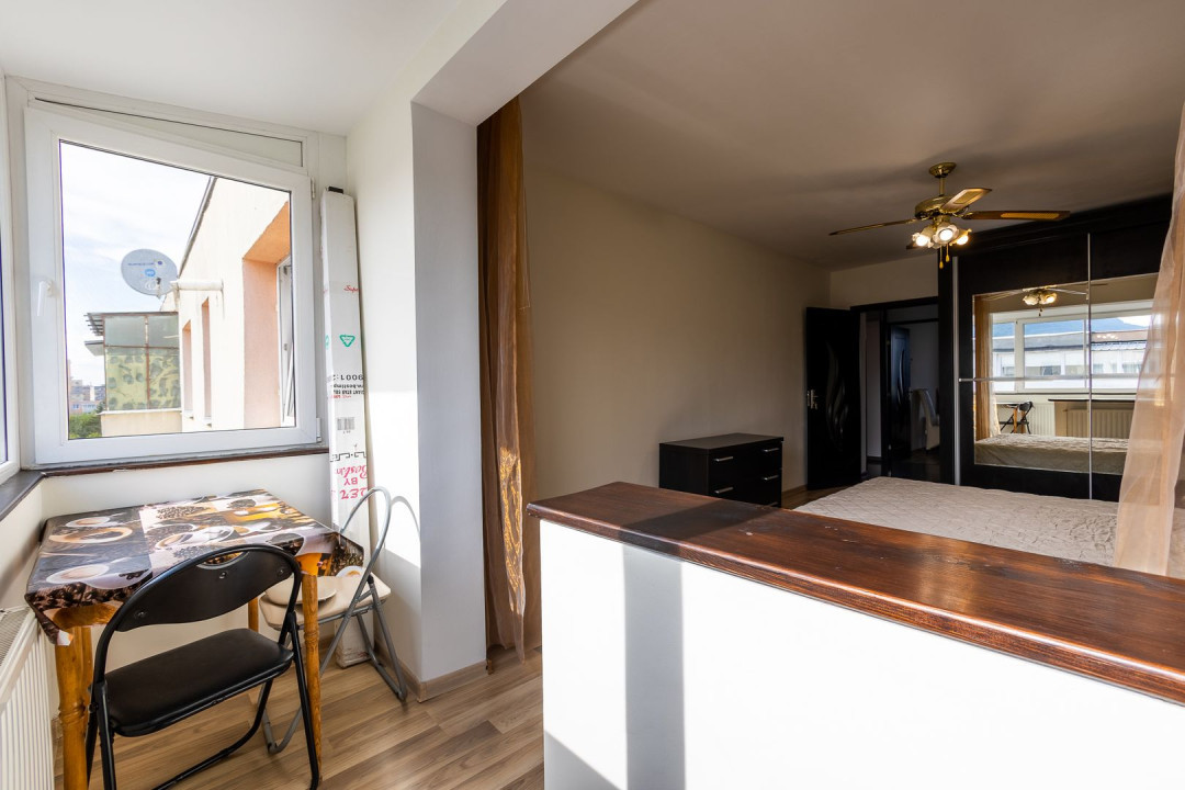 Zona Planete, apartament 2 camere, renovat.