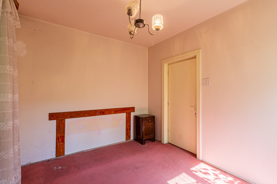REZERVAT - Apartament in casă, garaj, curte și priveliște spectaculoasă
