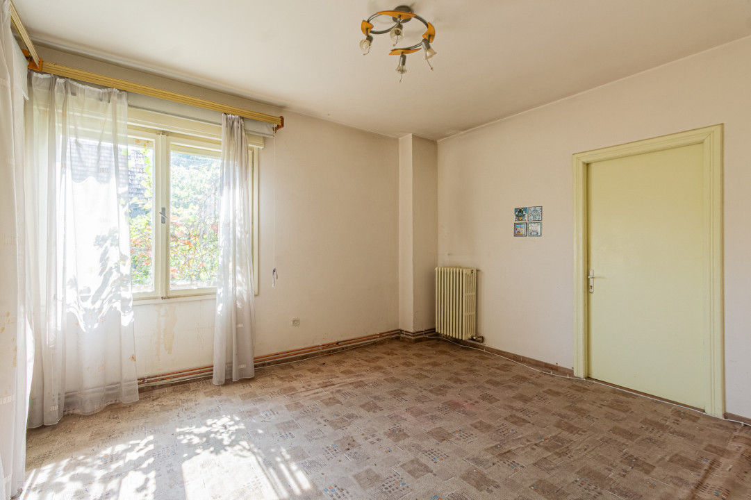 REZERVAT - Apartament in casă, garaj, curte și priveliște spectaculoasă