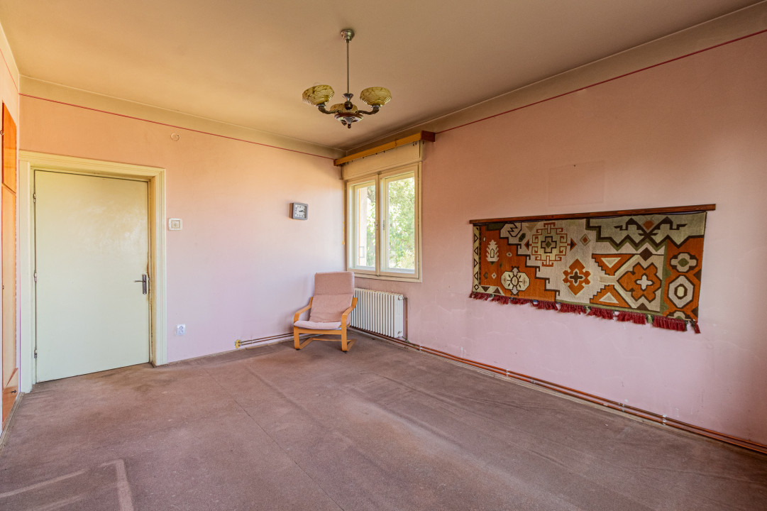REZERVAT - Apartament in casă, garaj, curte și priveliște spectaculoasă