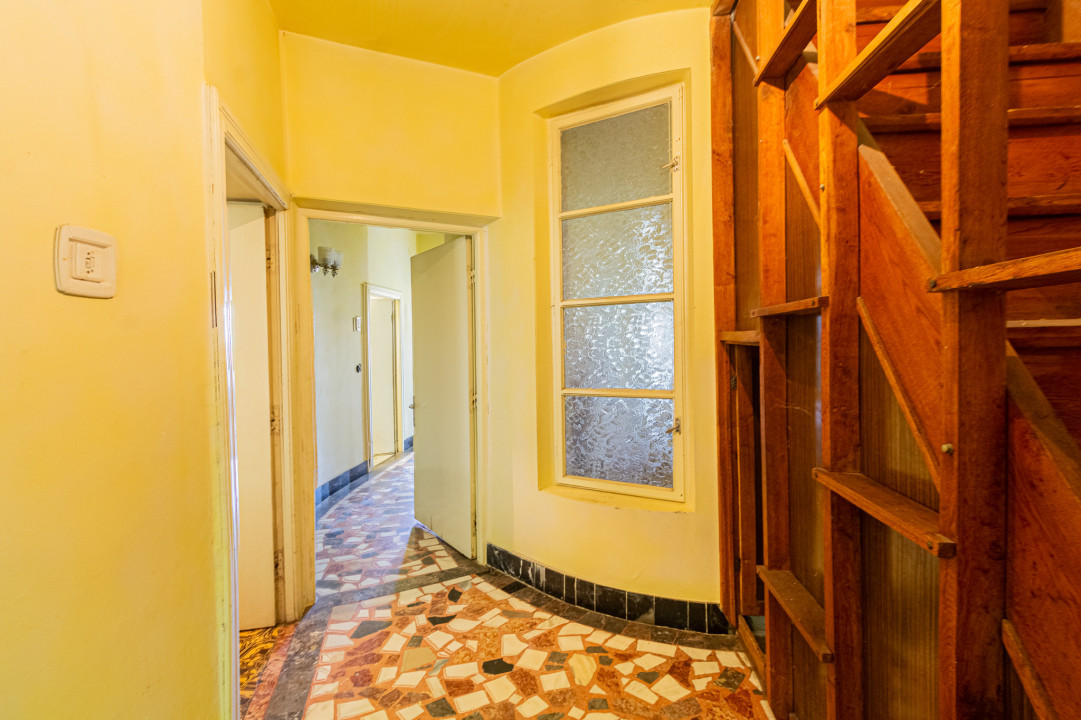 REZERVAT - Apartament in casă, garaj, curte și priveliște spectaculoasă