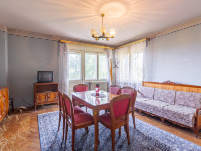 REZERVAT - Apartament in casă, garaj, curte și priveliște spectaculoasă