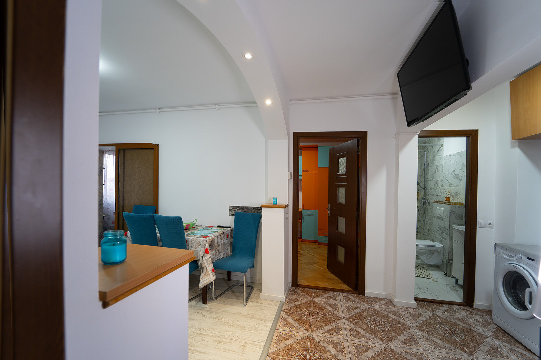Apartament de Vanzare  2 camere- Str.Semaforului