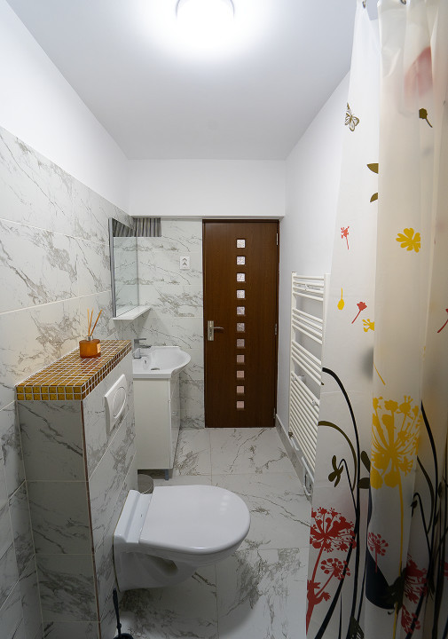 Apartament de Vanzare  2 camere- Str.Semaforului