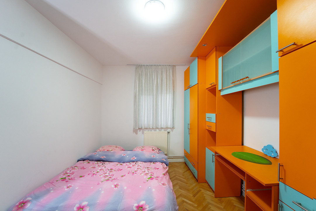 Apartament de Vanzare  2 camere- Str.Semaforului