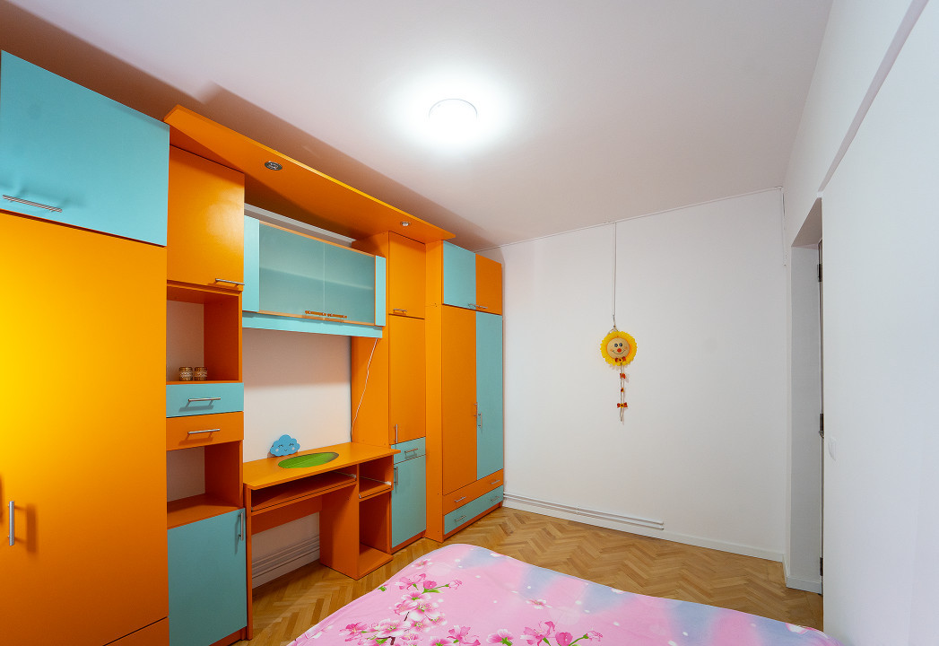Apartament de Vanzare  2 camere- Str.Semaforului