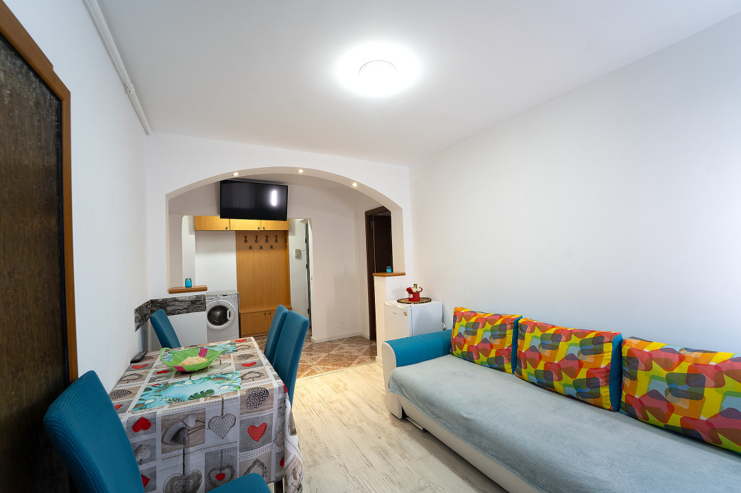 Apartament de Vanzare  2 camere- Str.Semaforului