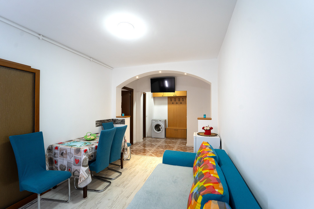 Apartament de Vanzare  2 camere- Str.Semaforului