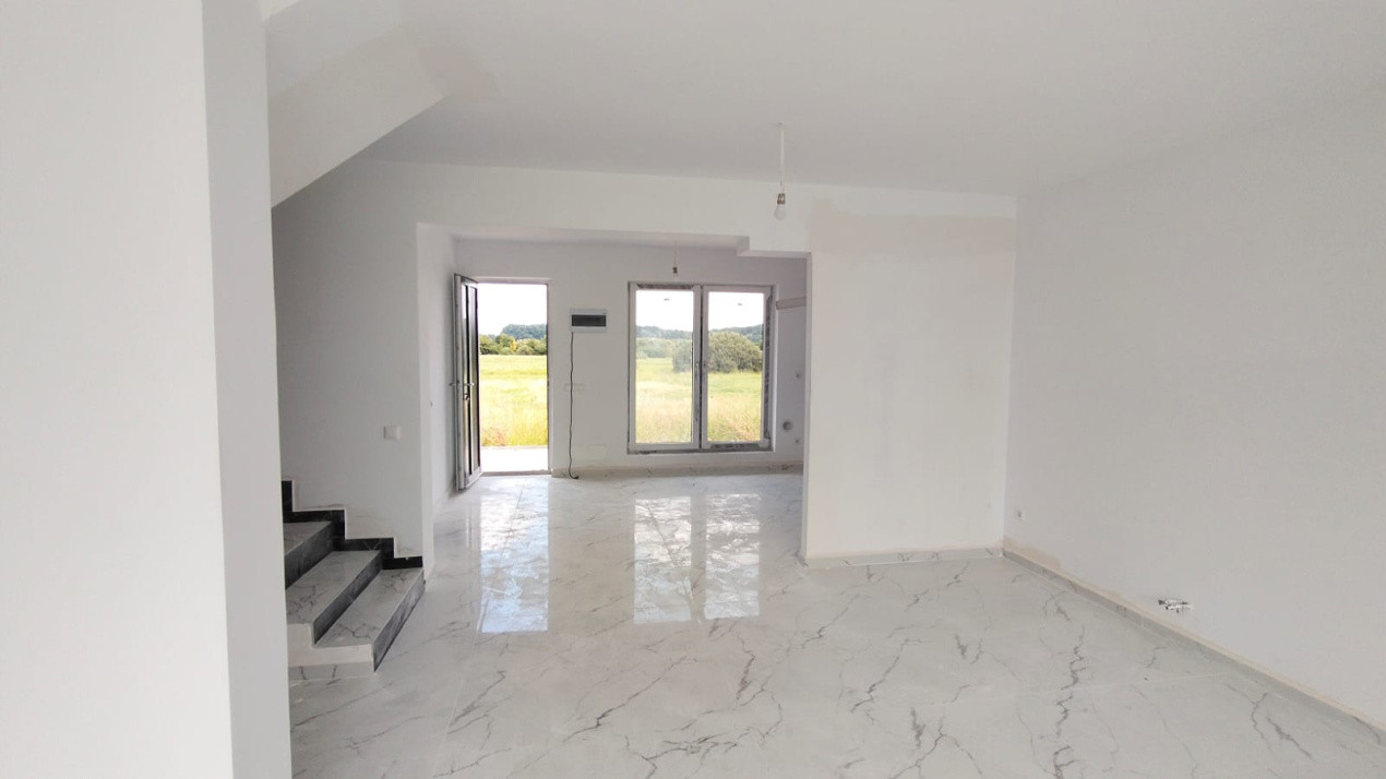 Casa tip duplex de vanzare zona Tropini-Rasinari
