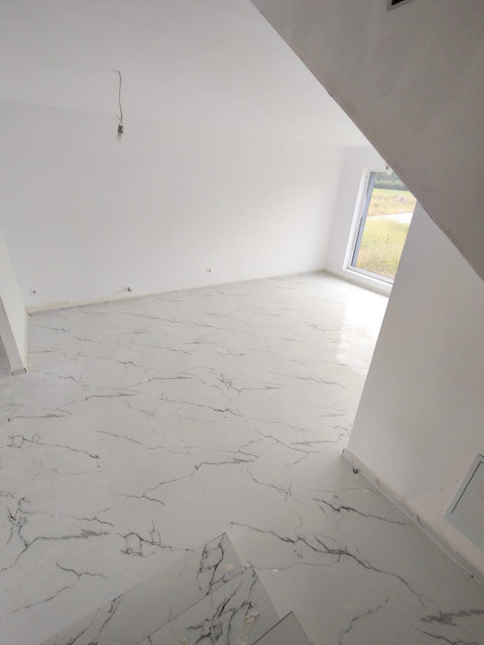 Casa tip duplex de vanzare zona Tropini-Rasinari