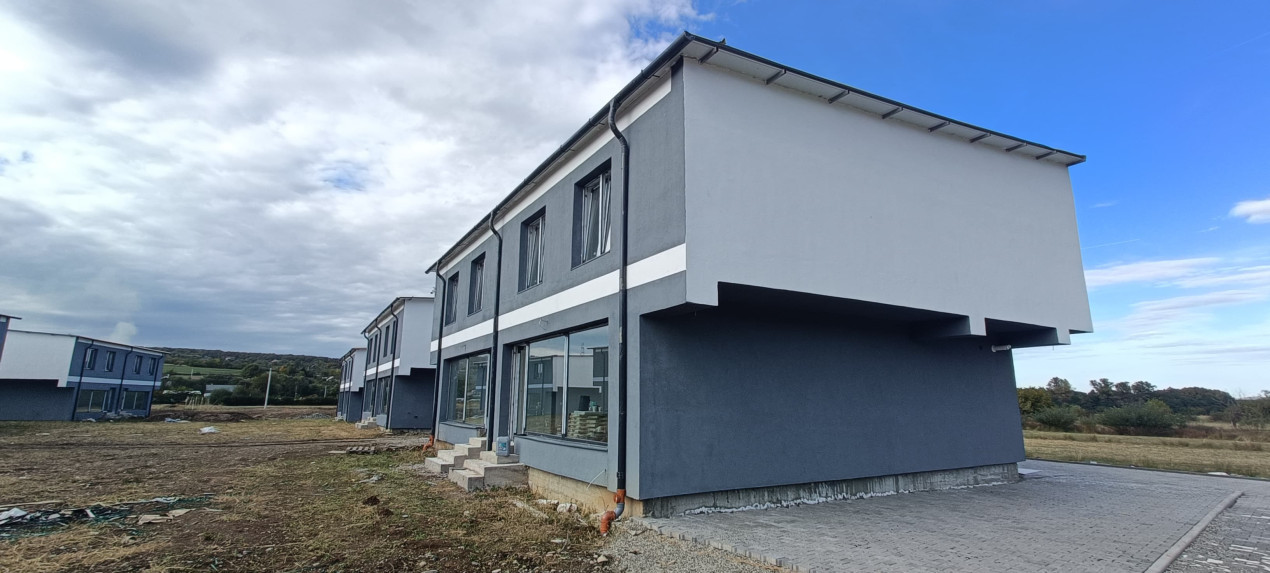 Casa tip duplex de vanzare zona Tropini-Rasinari