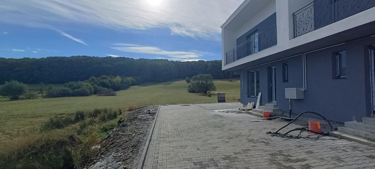 Casa tip duplex de vanzare zona Tropini-Rasinari