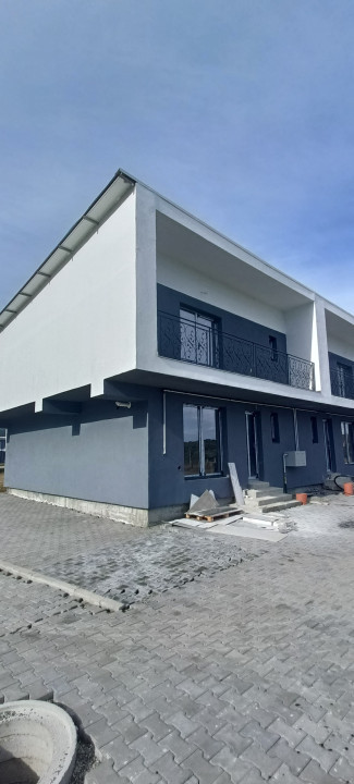 Casa tip duplex de vanzare zona Tropini-Rasinari