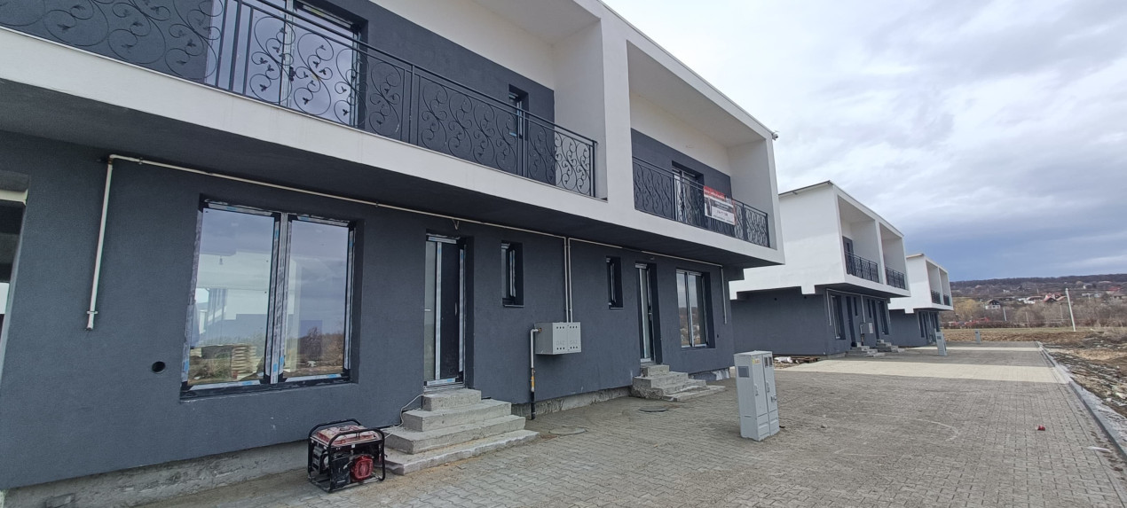 Casa tip duplex de vanzare zona Tropini-Rasinari