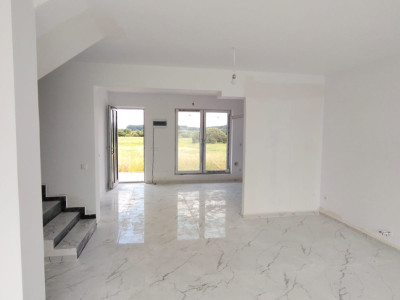 Casa tip duplex de vanzare zona Tropini-Rasinari