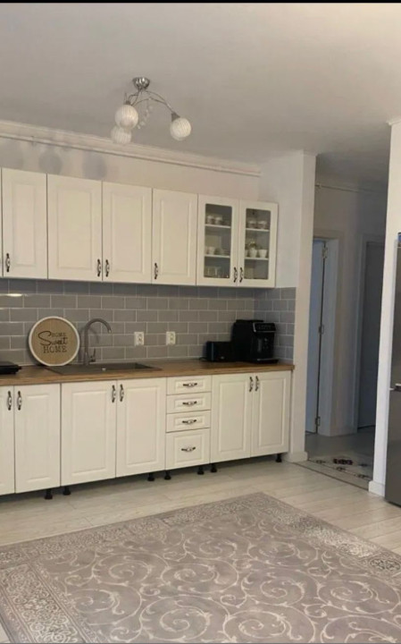 Apartament cu 3 camere de inchiriat !