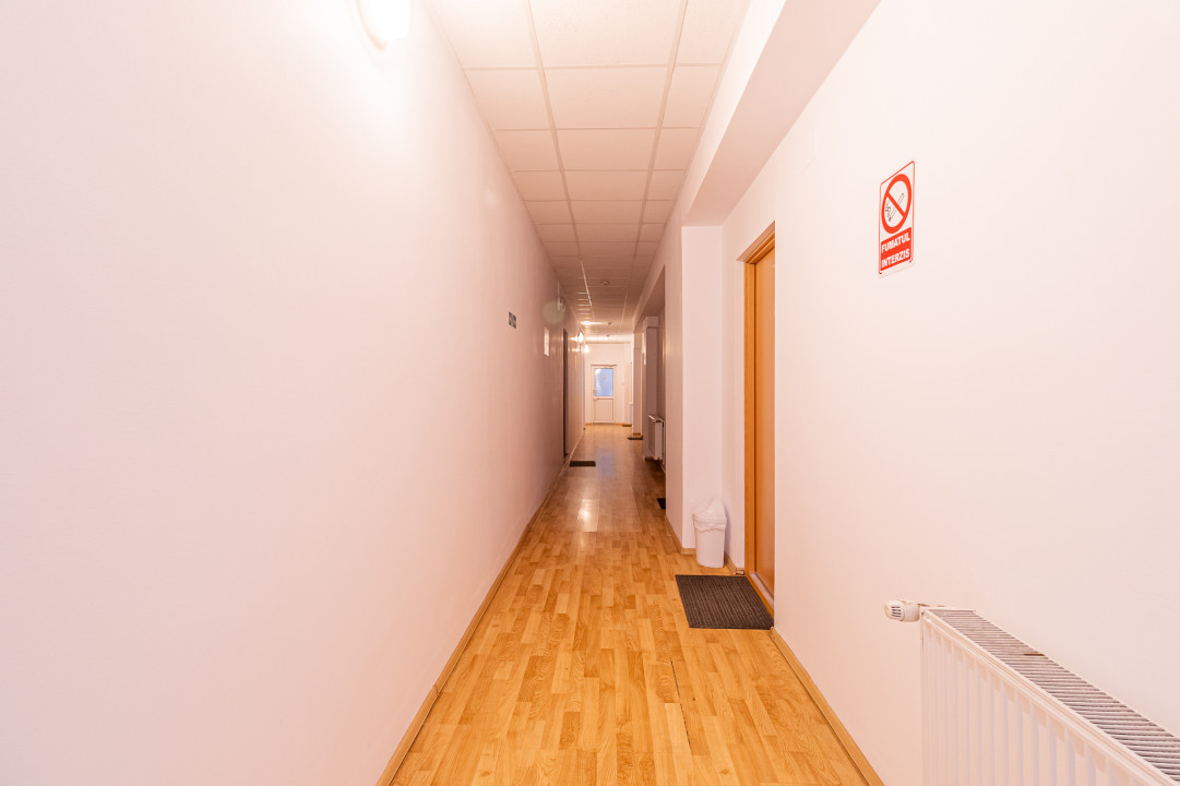 Birou in Zona Centala, 51 mp, utilitati incluse - 8 Euro/ mp