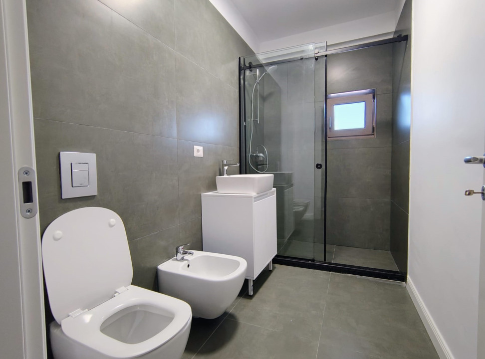Apartament central, loc de parcare, mobilat si utilat modern