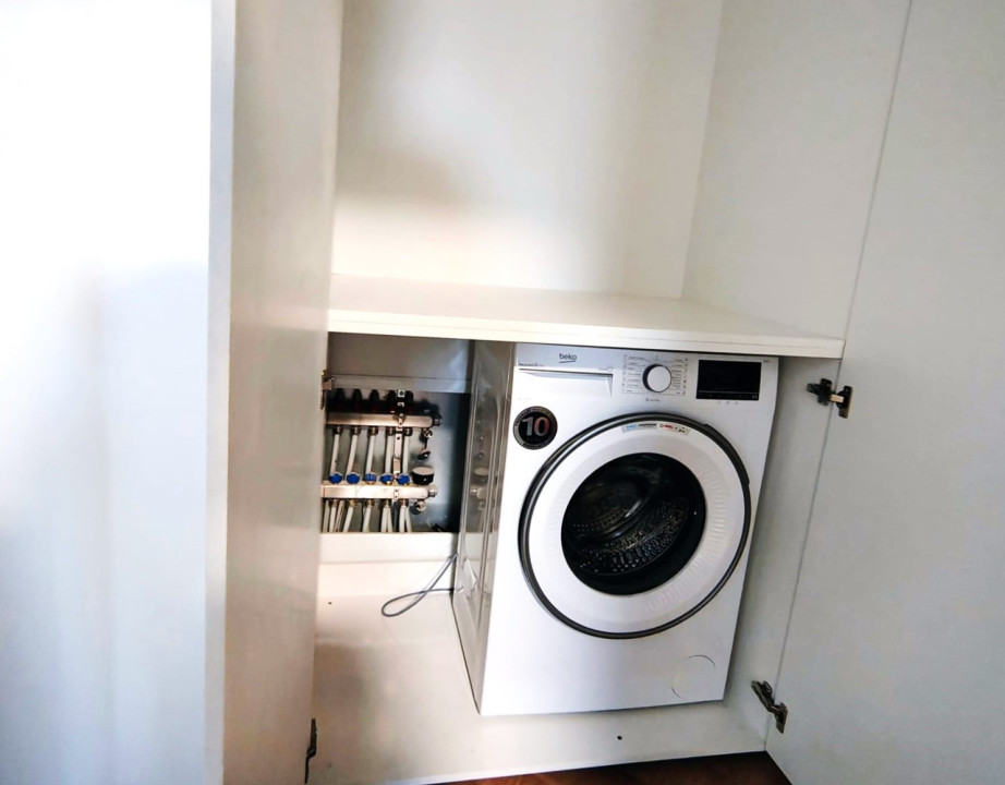 Apartament central, loc de parcare, mobilat si utilat modern