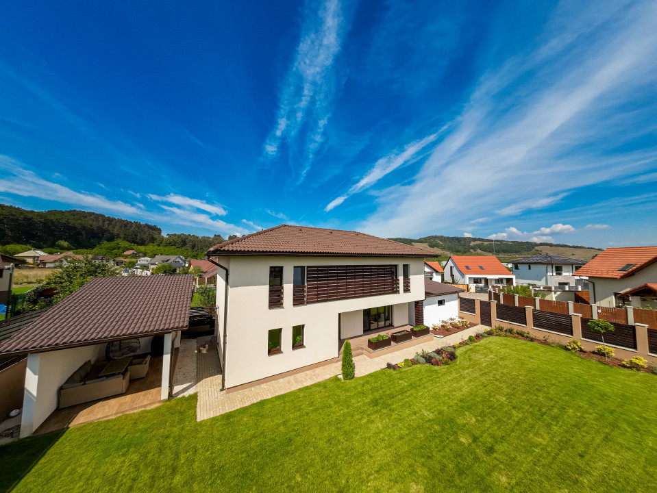 Casa individuala de lux în Sanpetru – Comision 0% -