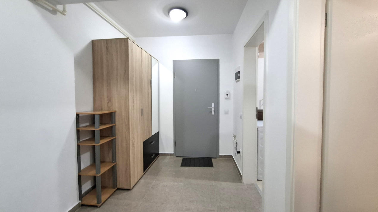 Garsoniera decomandata, boxa si parcare- Zona Coresi, Maurer
