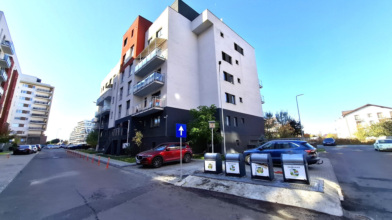Garsoniera decomandata, boxa si parcare- Zona Coresi, Maurer