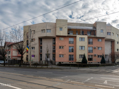 Apartament 3 camere in cartierul Plopilor cu boxa si garaj