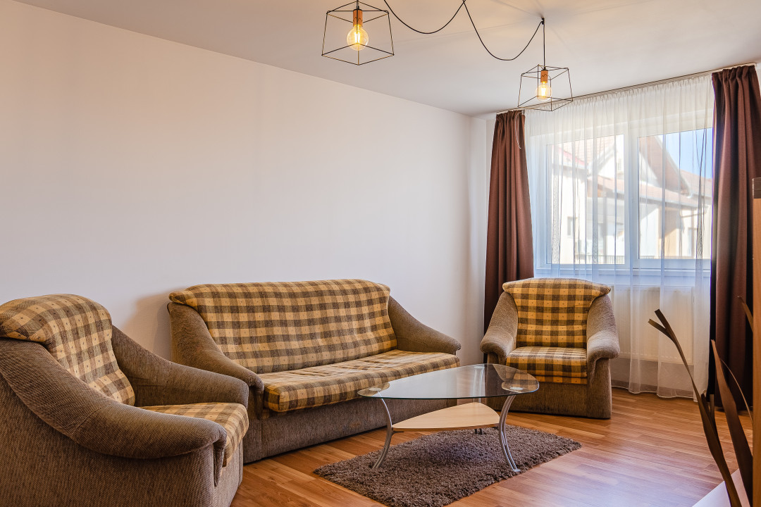  1325Euro/mp util - Apartament spatios, 3 camere, 2 băi, vedere către munți 