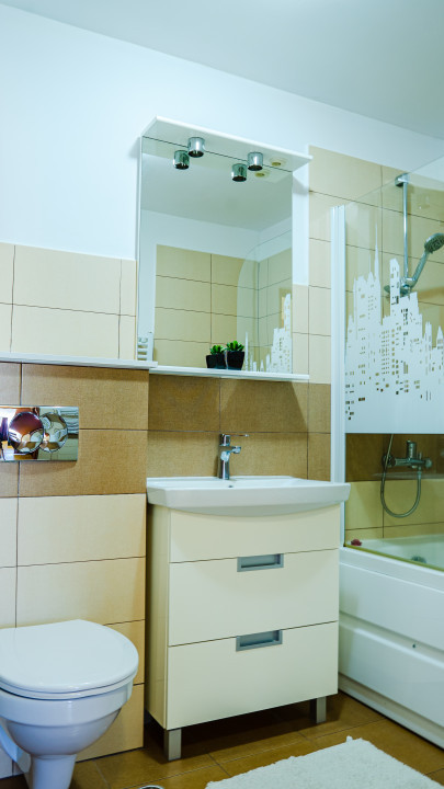  1325Euro/mp util - Apartament spatios, 3 camere, 2 băi, vedere către munți 