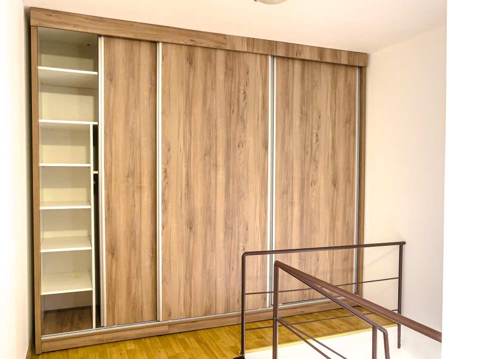 1325Euro/mp util - Apartament spatios, 3 camere, 2 băi, vedere către munți 