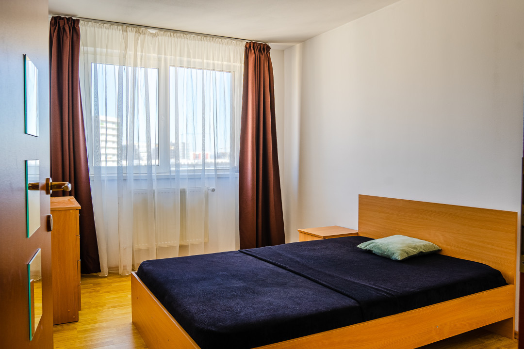  1325Euro/mp util - Apartament spatios, 3 camere, 2 băi, vedere către munți 
