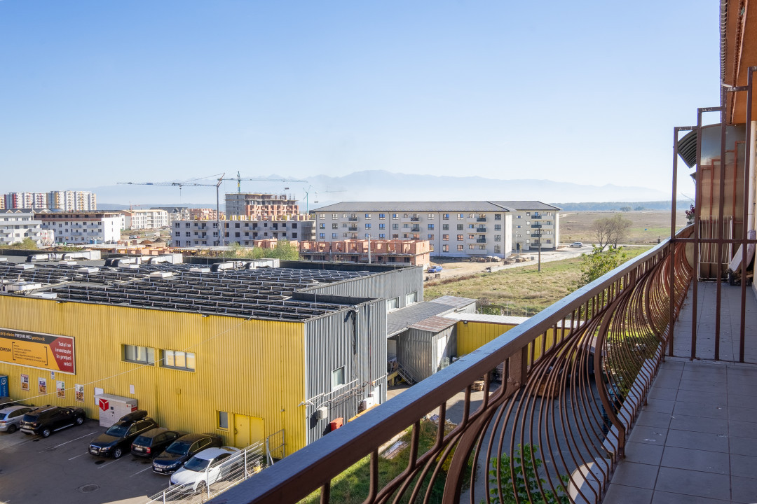  1325Euro/mp util - Apartament spatios, 3 camere, 2 băi, vedere către munți 