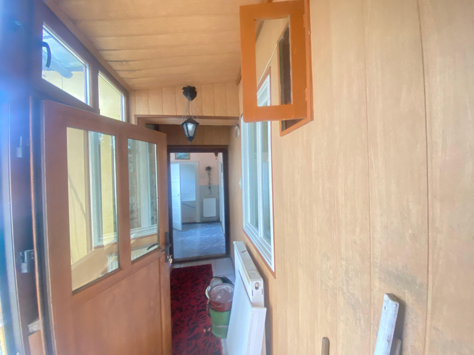 Casa cu teren 507 mp - Zona Piata Sadu