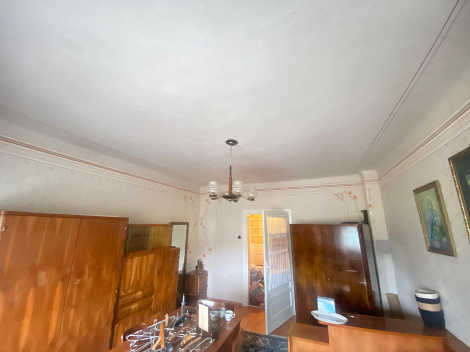 Casa cu teren 507 mp - Zona Piata Sadu