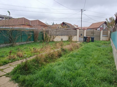 Casa cu teren 507 mp - Zona Piata Sadu