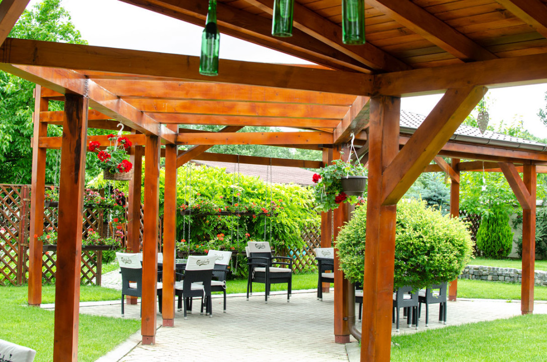 Afacere Brasov (restaurant, spatiu comercial, gradina de vara) Comision 0%