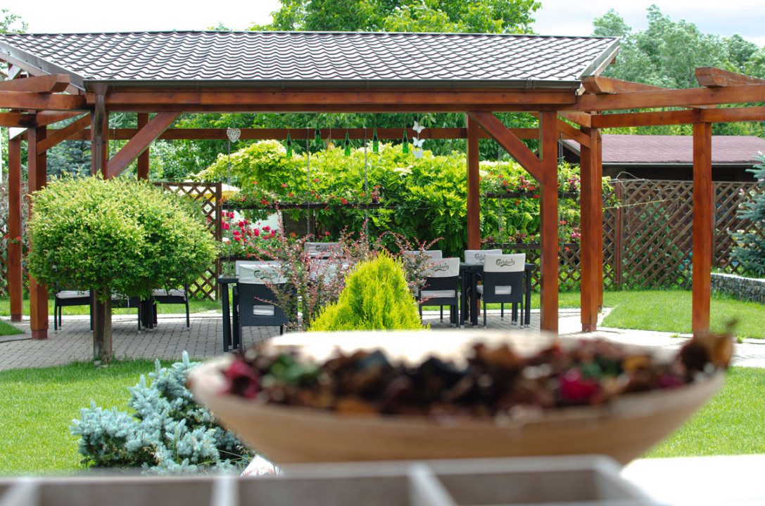 Afacere Brasov (restaurant, spatiu comercial, gradina de vara) Comision 0%