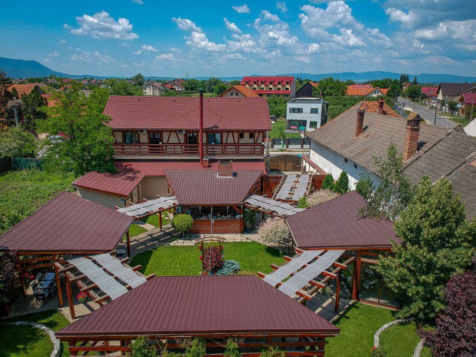 Afacere Brasov (restaurant, spatiu comercial, gradina de vara) Comision 0%