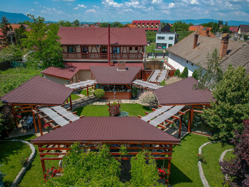 Afacere Brasov (restaurant, spatiu comercial, gradina de vara) Comision 0%