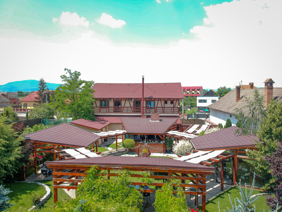 Afacere Brasov (restaurant, spatiu comercial, gradina de vara) Comision 0%