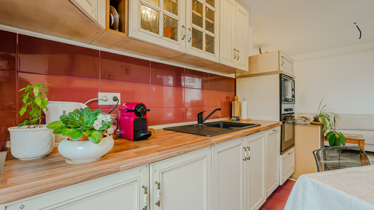 Apartament mic, dar gata să fie mare în viața ta! 