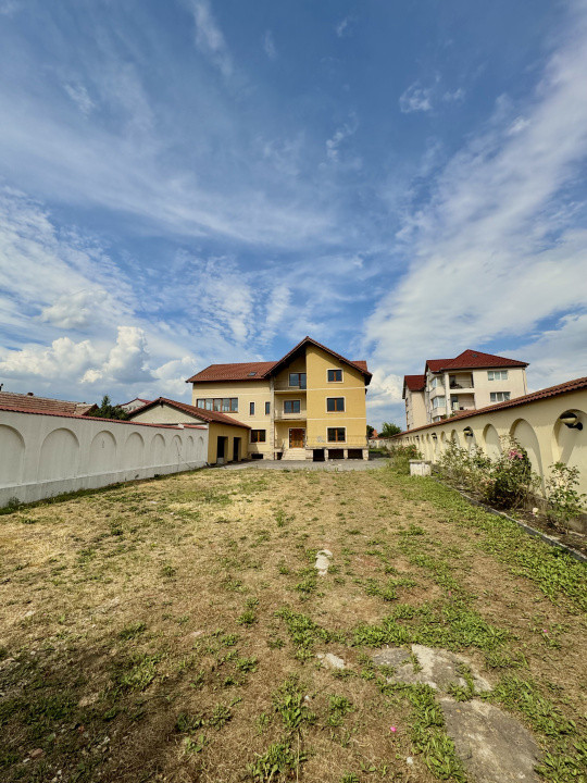 Casa pe 4 Niveluri - Ideală pentru Afaceri sau Reședință Exclusivistă