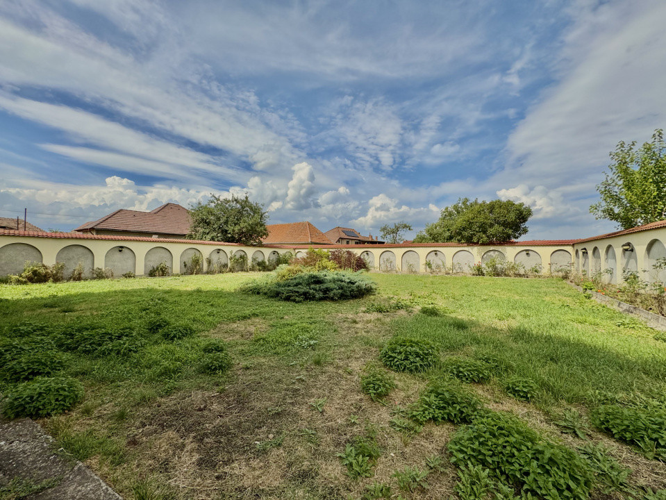 Casa pe 4 Niveluri - Ideală pentru Afaceri sau Reședință Exclusivistă