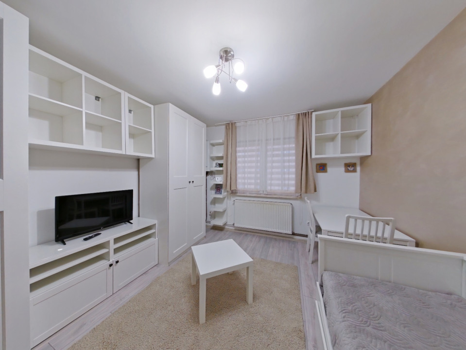 Garsonieră cochetă - mobilată și utilată - Strada 13 Decembrie