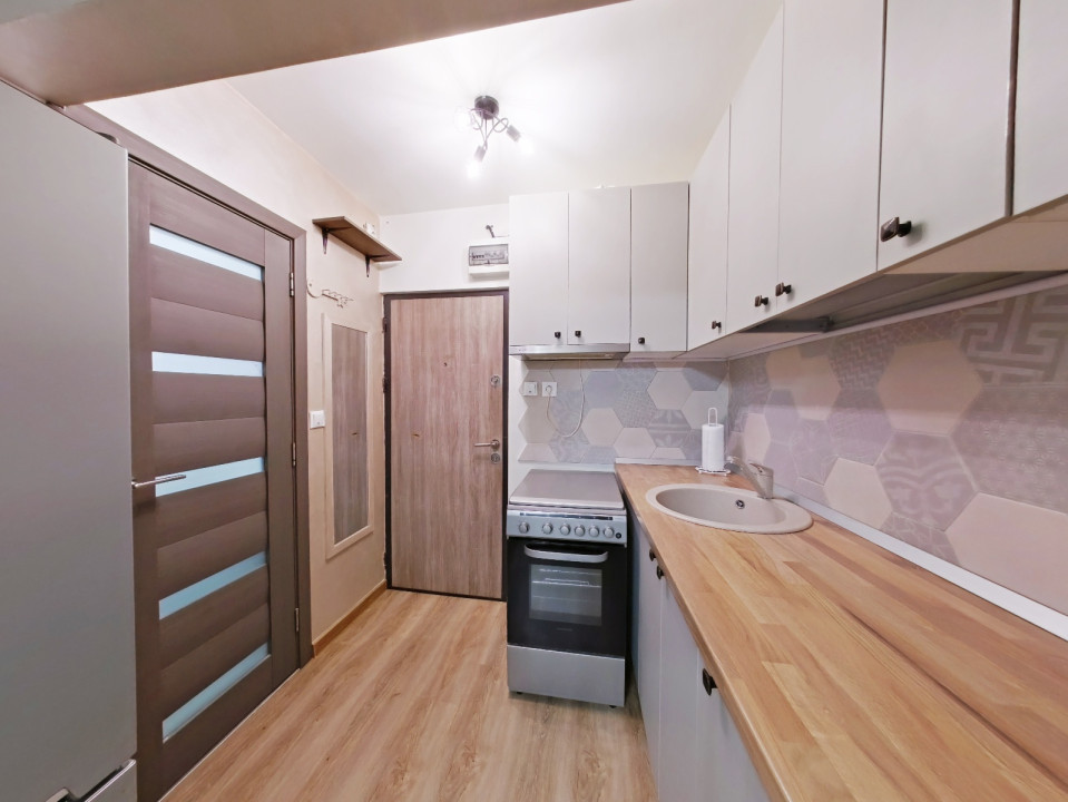 Garsonieră cochetă - mobilată și utilată - Strada 13 Decembrie