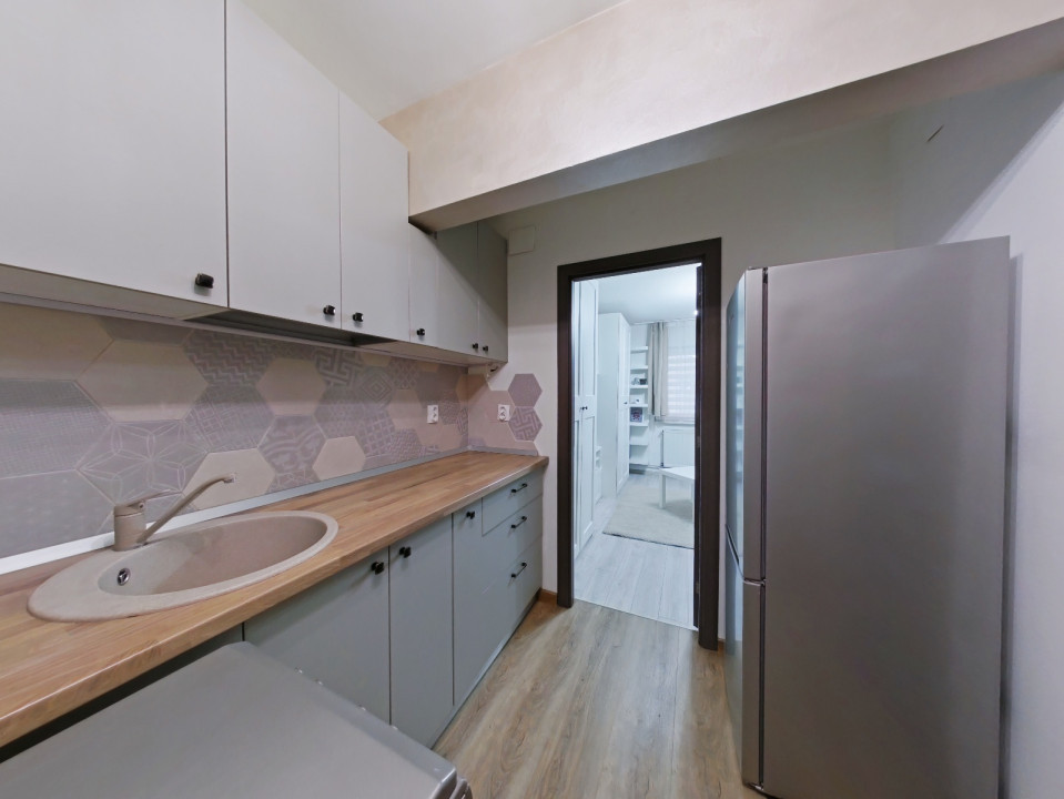 Garsonieră cochetă - mobilată și utilată - Strada 13 Decembrie