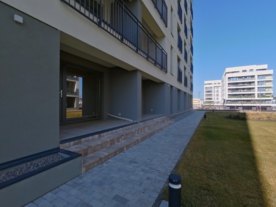 REZERVAT - Spațiu comercial pretabil pentru diverse activități – Zona Tractorul