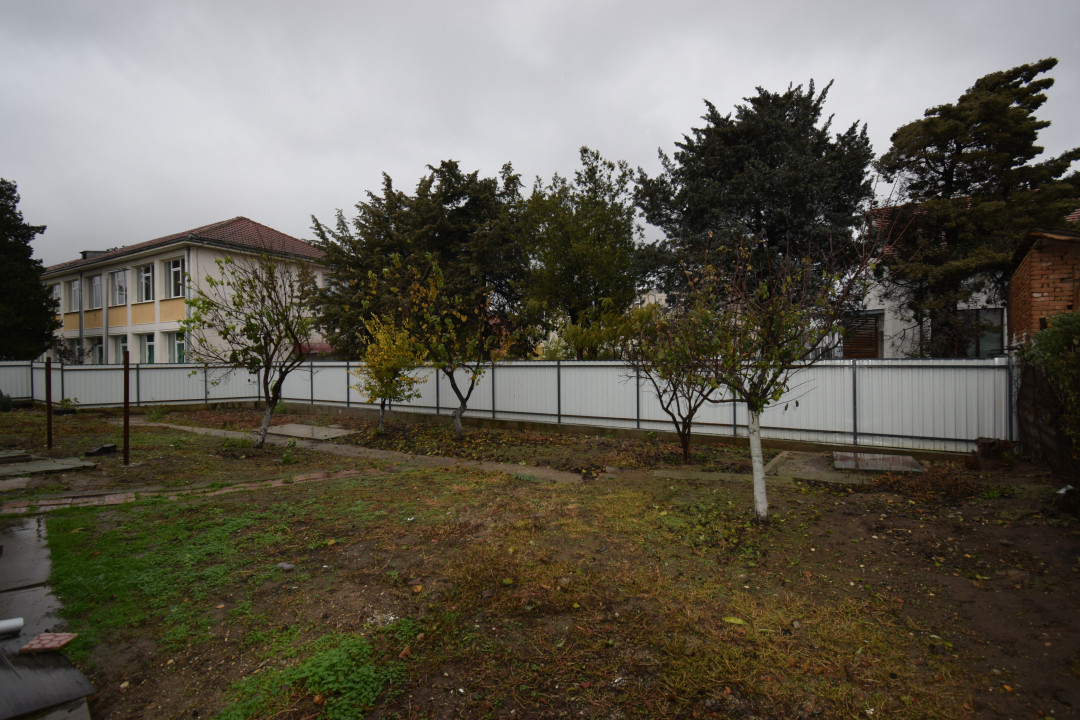 Casa Carcea, toate utilitatile, teren generos 830 mp 