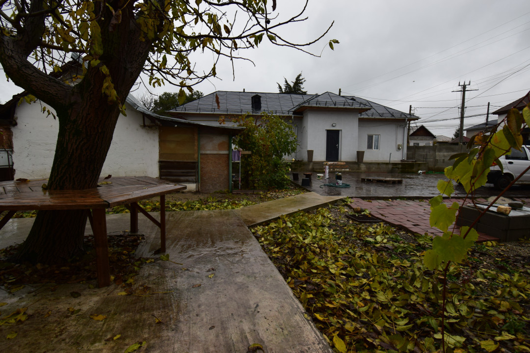 Casa Carcea, toate utilitatile, teren generos 830 mp 