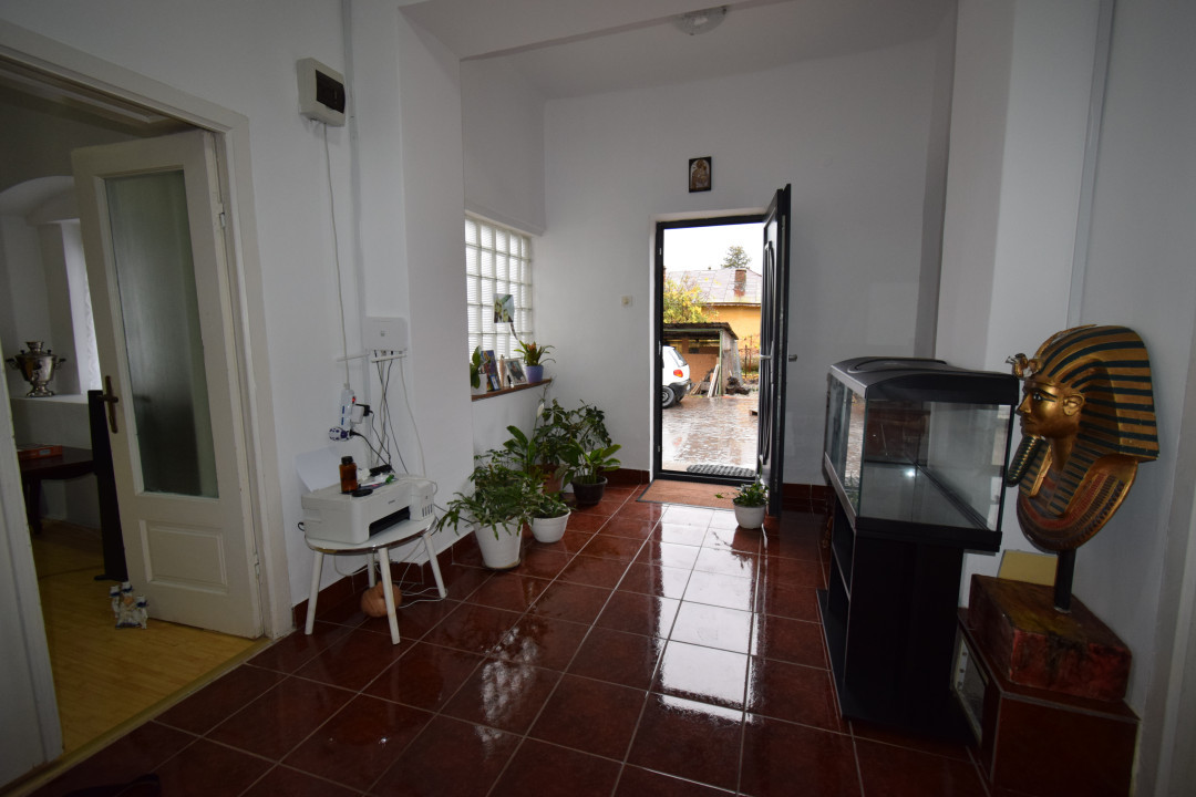 Casa Carcea, toate utilitatile, teren generos 830 mp 